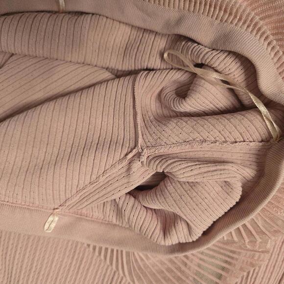 ENGLISH FACTORY Lightweight OFF-THE-SHOULDER Mesh/Lace Pink Sweater Size S - Picture 6 of 9